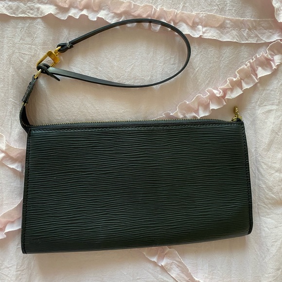 Louis Vuitton Epi Leather pochette - Picture 9 of 9